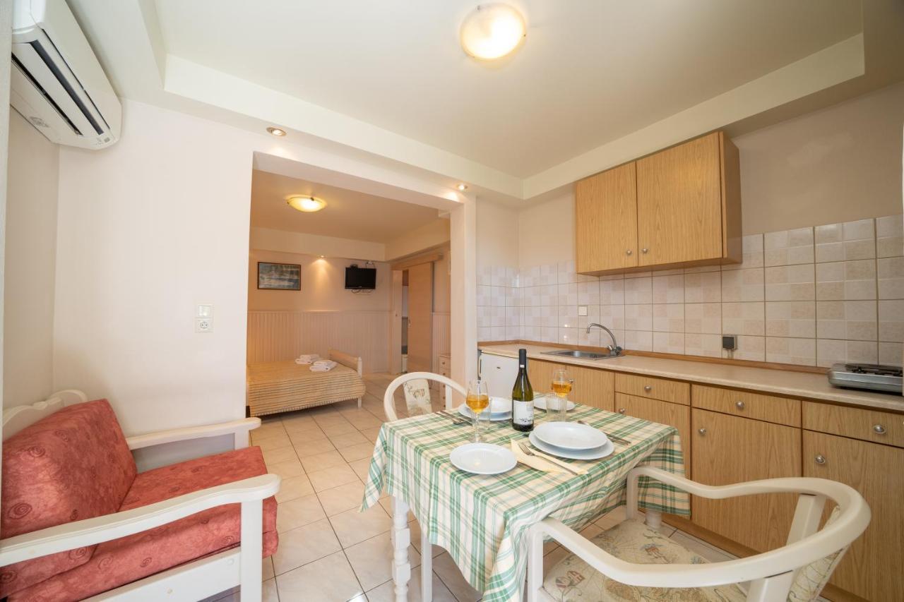 Makis Village-Apartments Agia Efimia 외부 사진